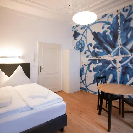Elon Aparthotel *
