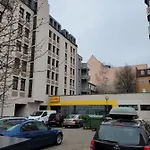 Elon 3*